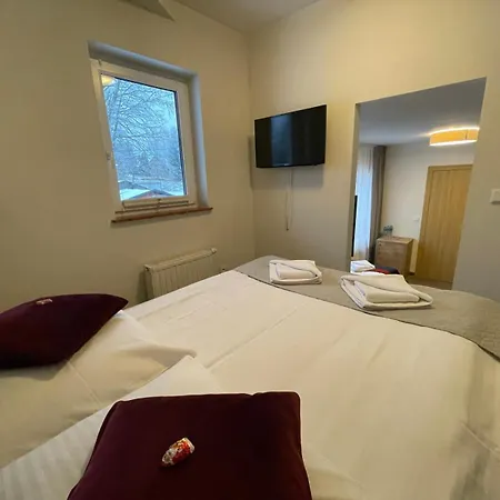 Roma Przy Wyciagu Na Szrenice Quarto em Acomodações Particulares