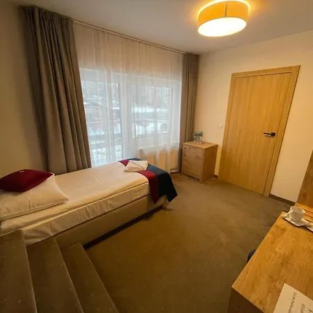 Roma Przy Wyciagu Na Szrenice *